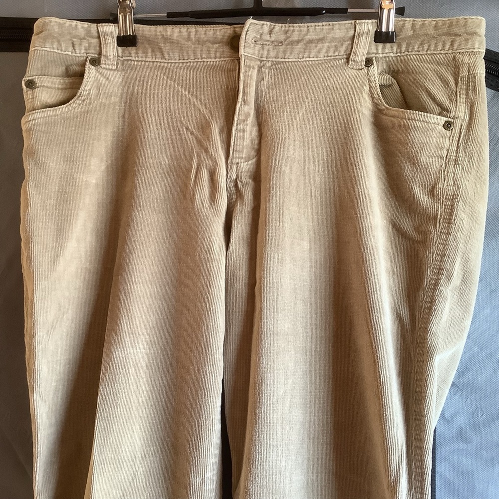 EUC! Woolrich Straight Leg Corduroy Pants Size 12